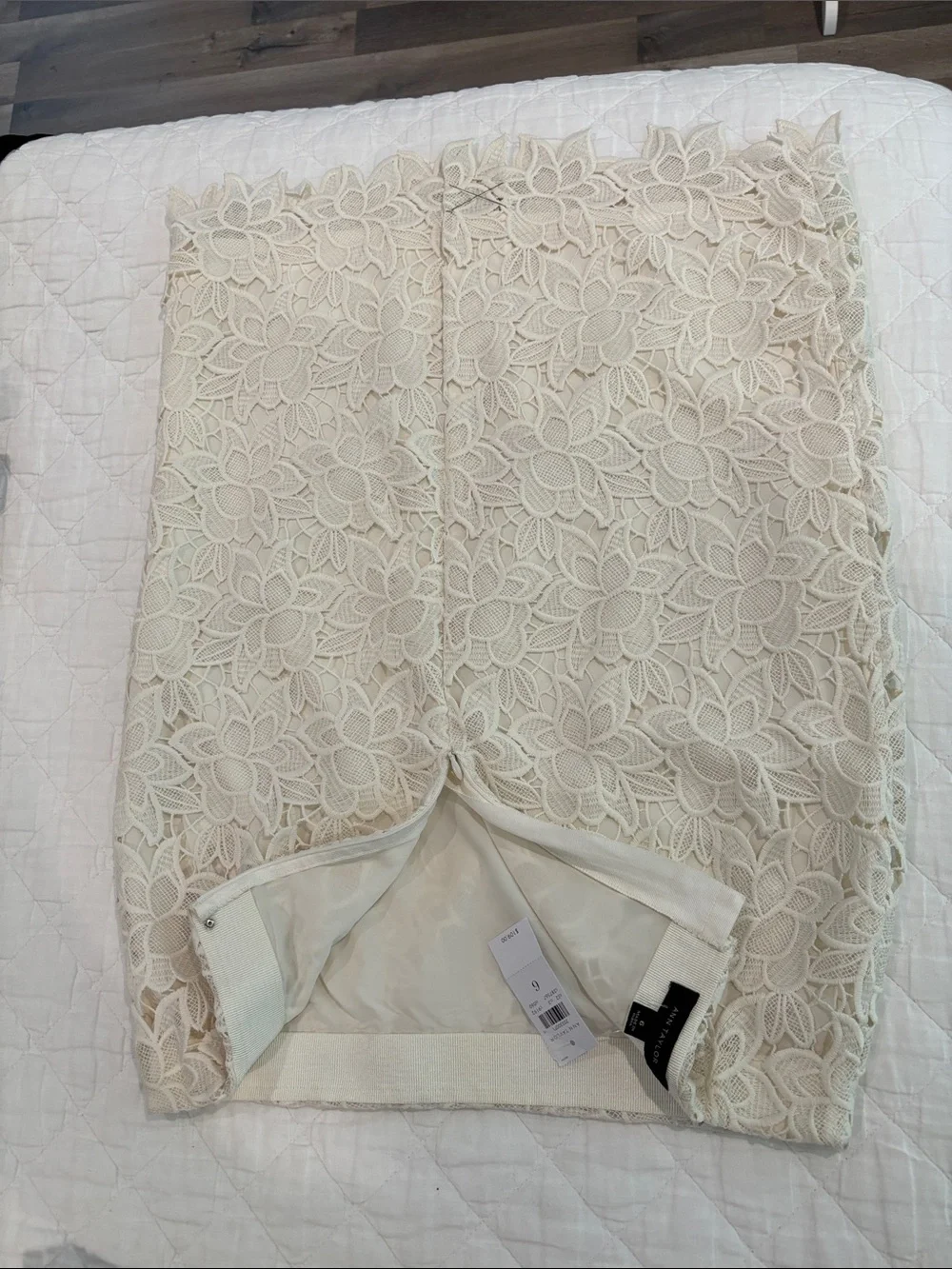 Ann Taylor Ivory Floral Lace Pencil Skirt